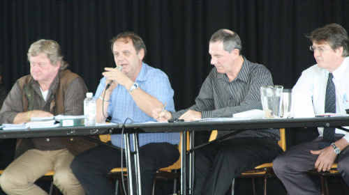 ACTION FINALLY: Local government leaders will travel around the Central Highlands and educate ratepayers about where their money will be spent. jac-011010-009 ACTION FINALLY: Local government leaders will travel around the Central Highlands and educate ratepayers about where their money will be spent. jac-011010-009